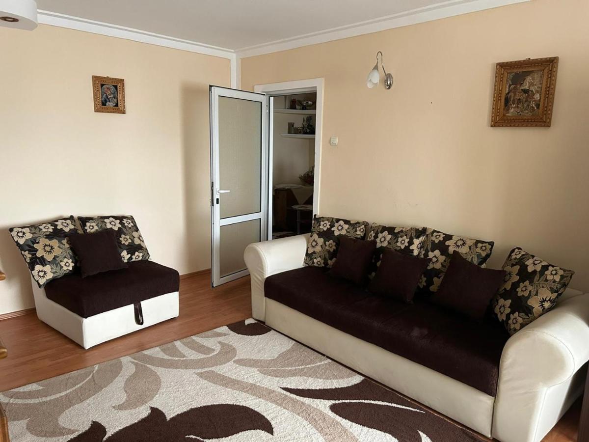 Apartament Onesti Exterior photo